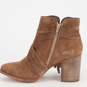 NEW  Crisscross Tassel Fringe tan  suede boots 38